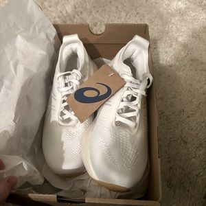 ASICS gel nimbus 25 - size 6, brand new with tags